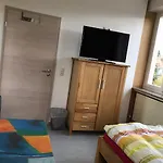 Hostel Gaestehaus Sandra *