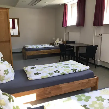 Gaestehaus Sandra Hostel *